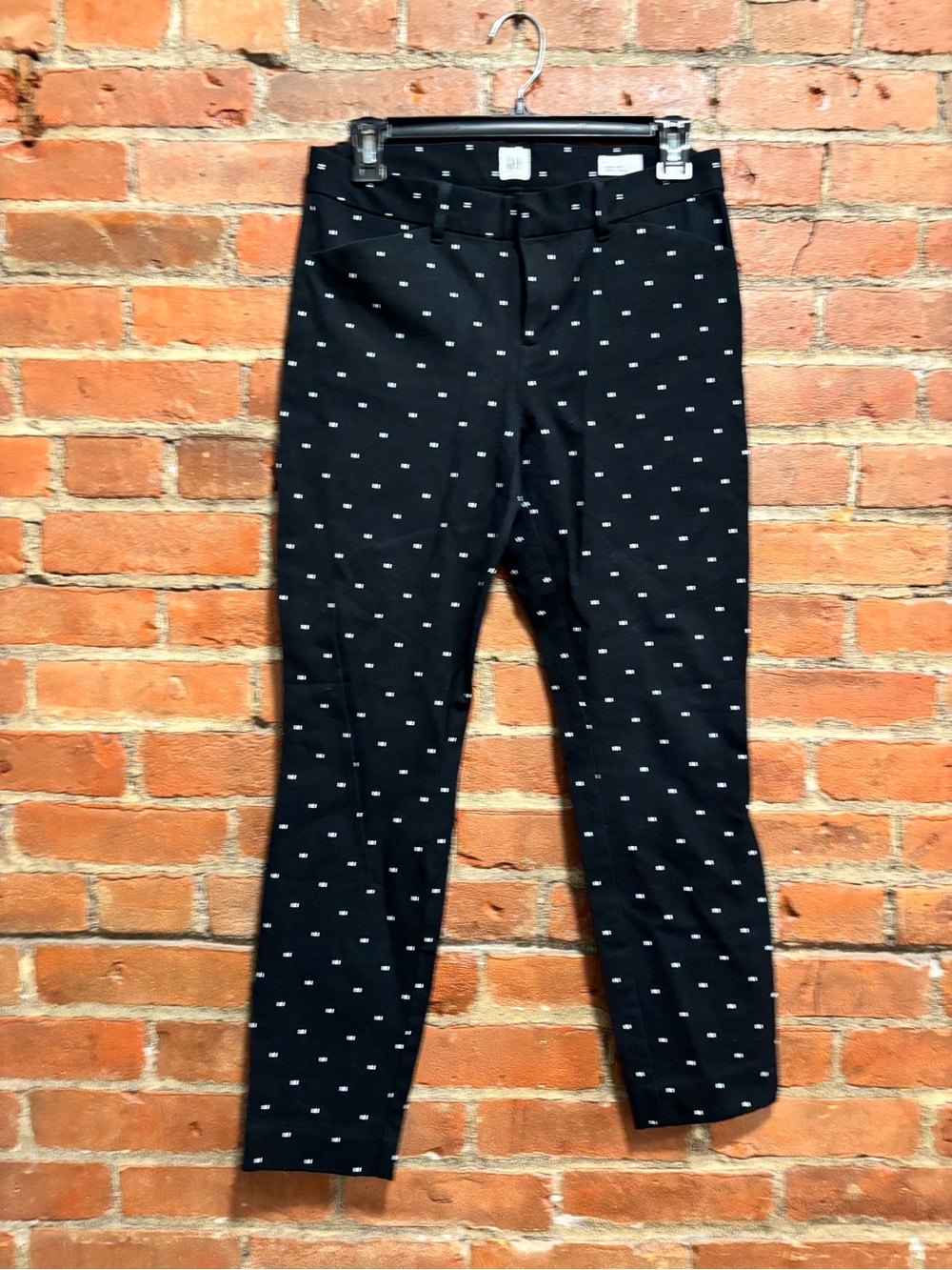 GAP Black “Signature Ankle Skinny” Pants with ditsy white dash motif